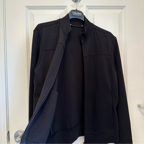 MaxMara Leisure Label-cut Black Outwear With Zipper Size: Medium US4/6 Spring - Picture 10 of 16